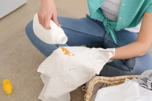 como tirar ferrugem de roupa
